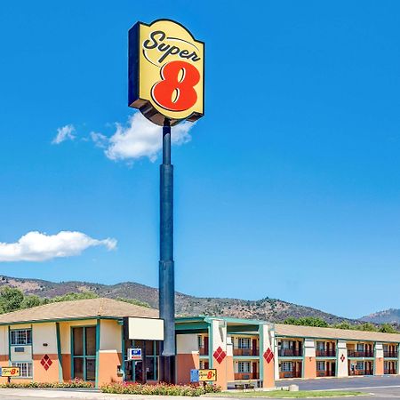 Hotel Super 8 By Wyndham Yreka Esterno foto