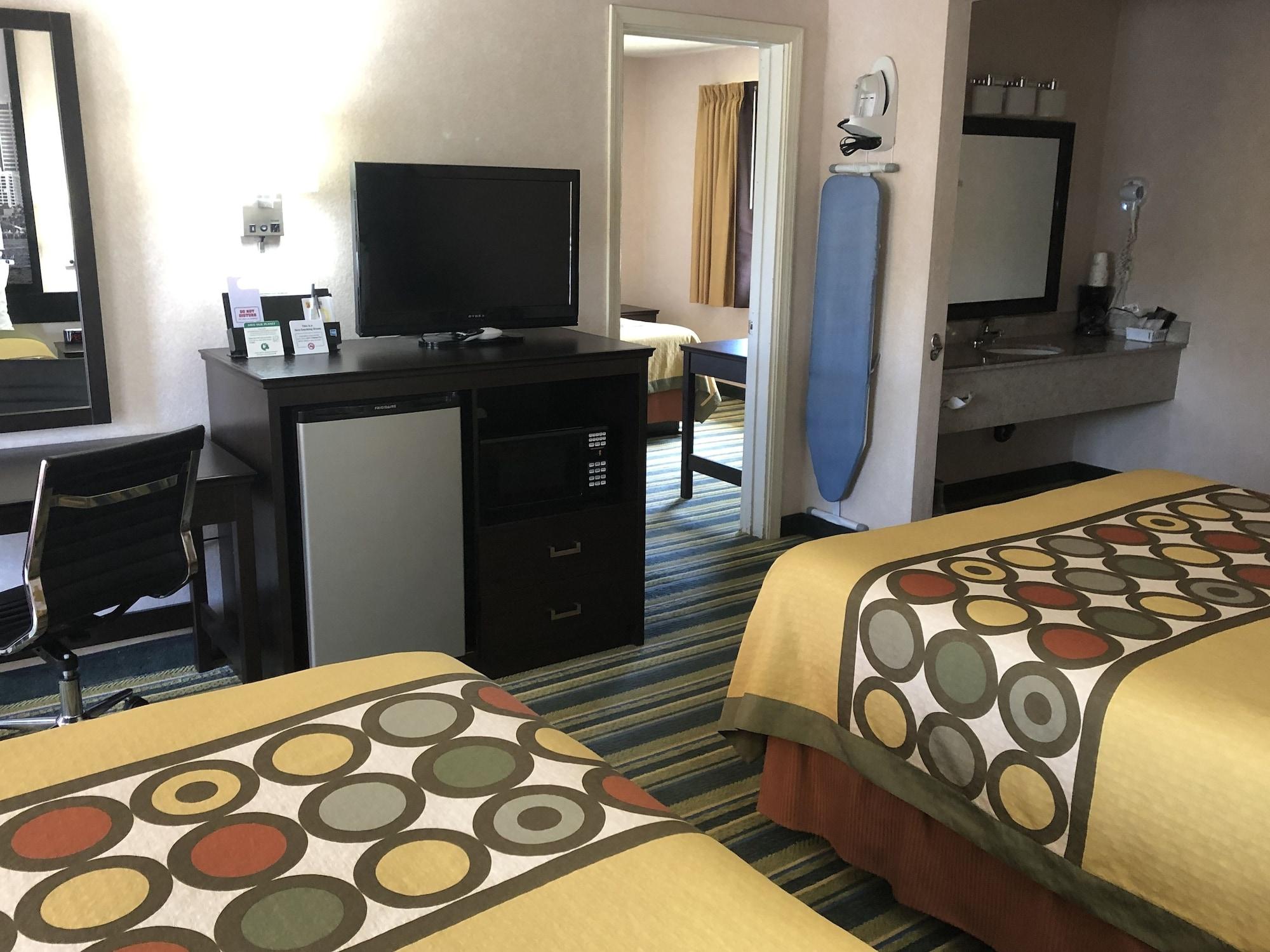 Hotel Super 8 By Wyndham Yreka Esterno foto