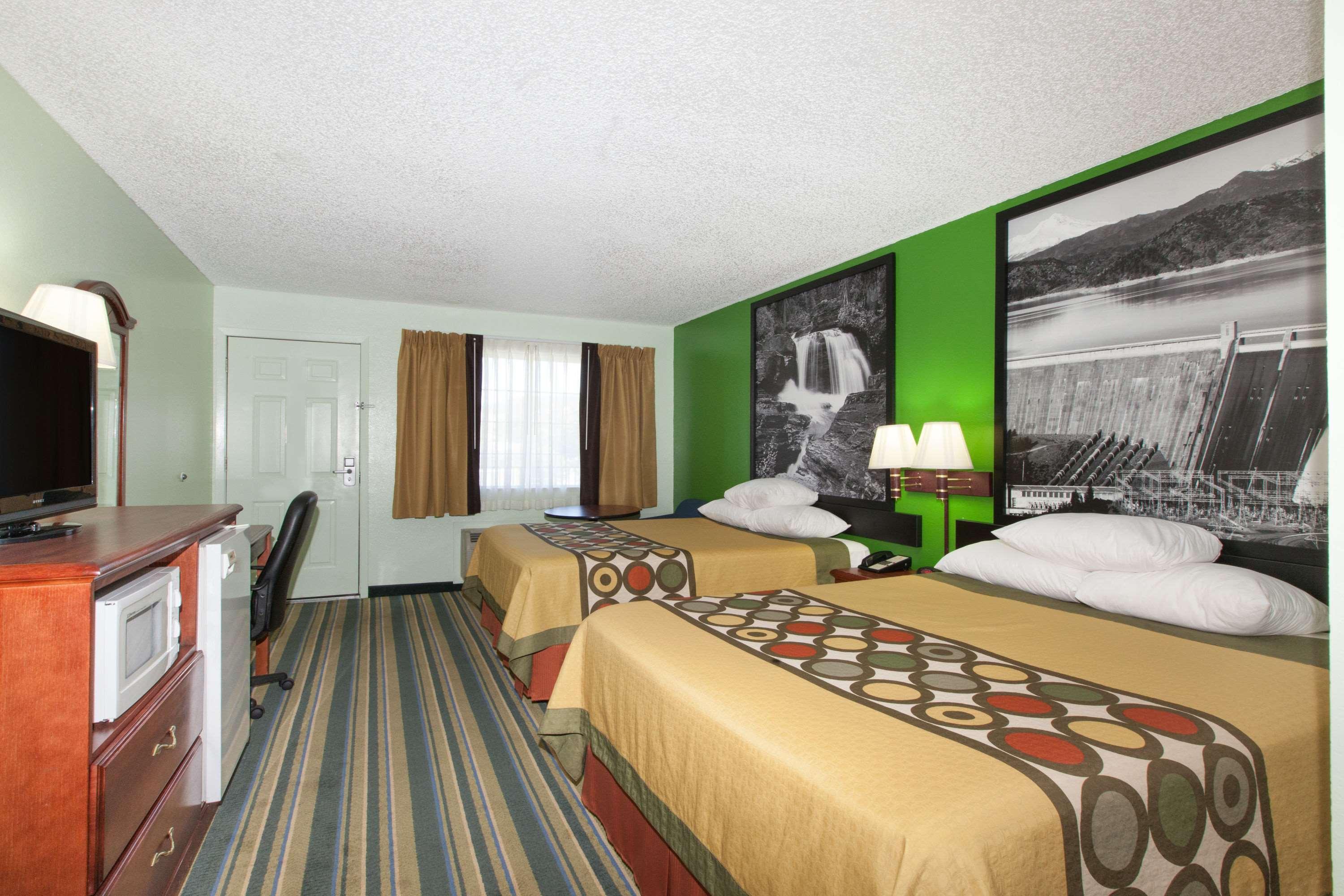 Hotel Super 8 By Wyndham Yreka Esterno foto