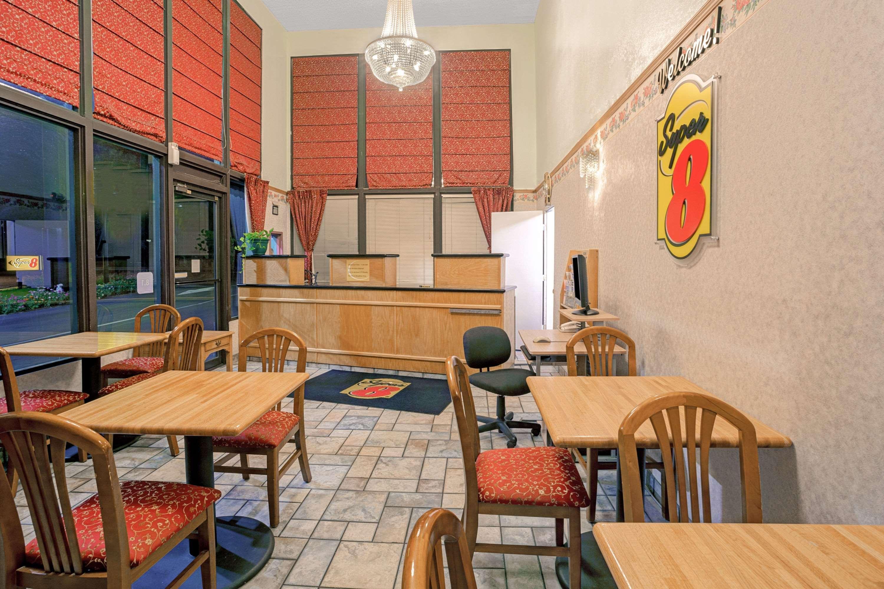 Hotel Super 8 By Wyndham Yreka Esterno foto