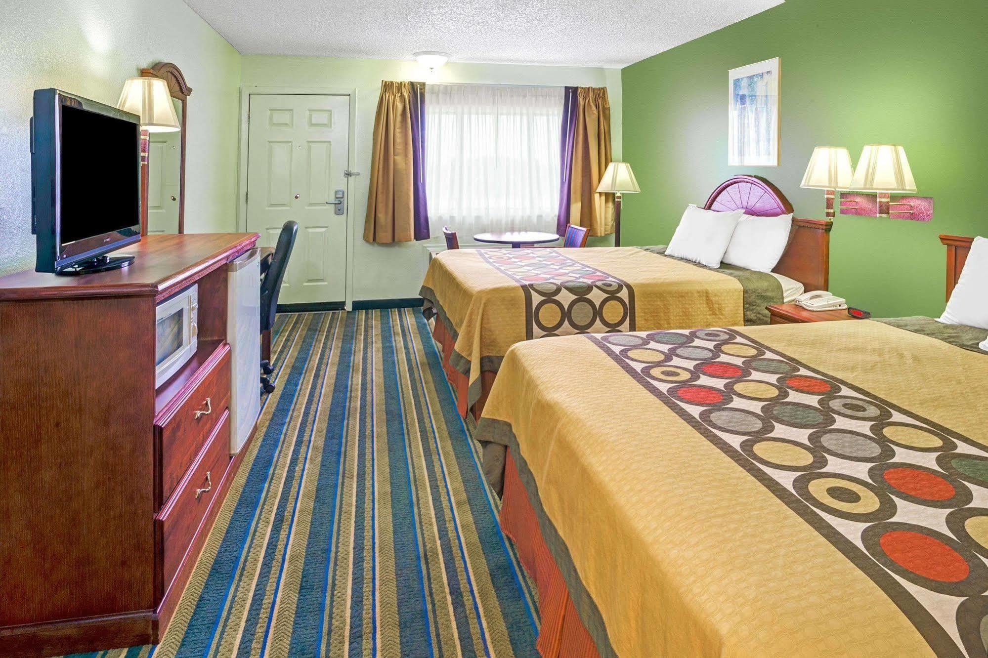 Hotel Super 8 By Wyndham Yreka Esterno foto