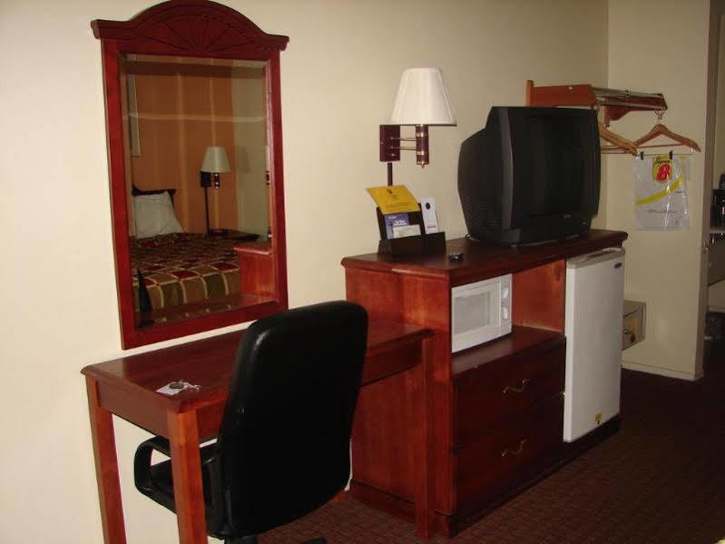 Hotel Super 8 By Wyndham Yreka Esterno foto
